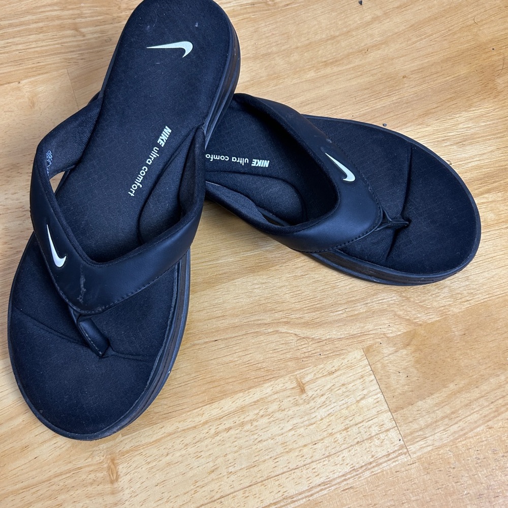 Nike Black and White Flip Flops